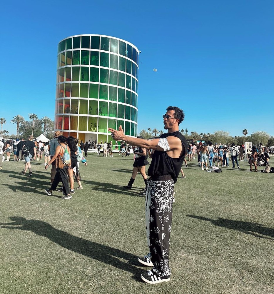 berkan karabulut un coachella paylasimi gundem oldu kaliforniya seninle baska bir renk